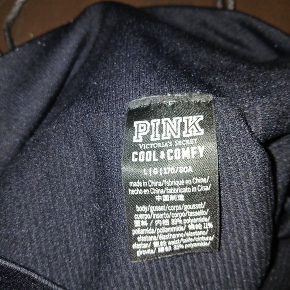 VS PINK COOL & COMFY CUT OUT TIGHTS - Picture 12 of 13